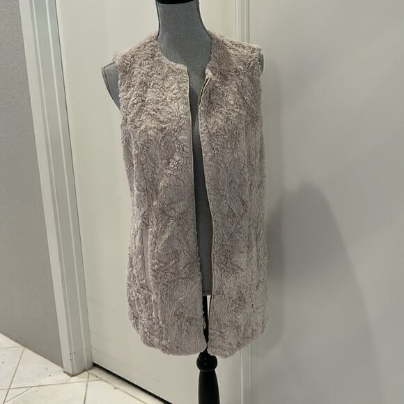 Marc New York Faux Fur Vest - Picture 2 of 12